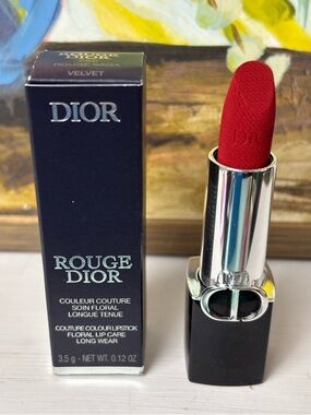 Dior Rouge Dior Velvet Lipstick — Vibrant Red. 755 ROUGE SAGA